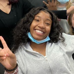 Meet your Posher, Miracle